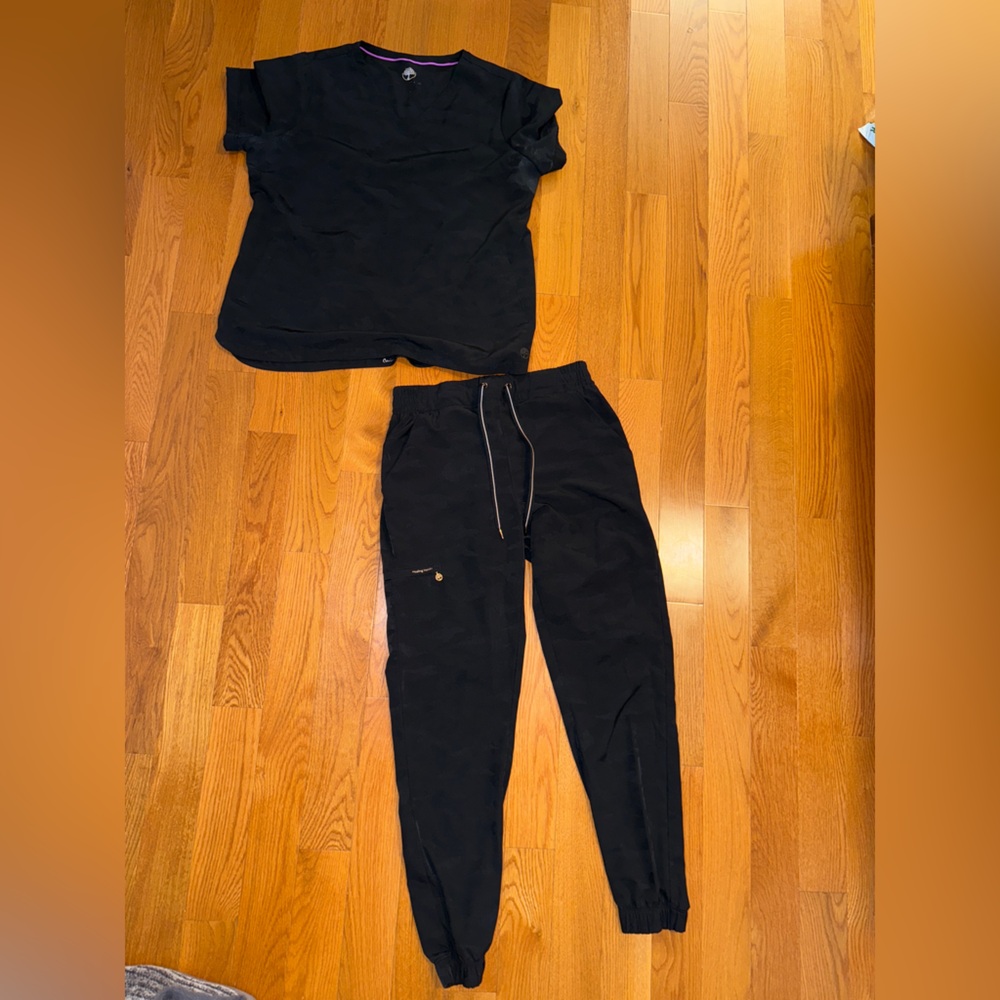 Women’s Healing Hands Black Camo Scrubs Set Top XL pants M
